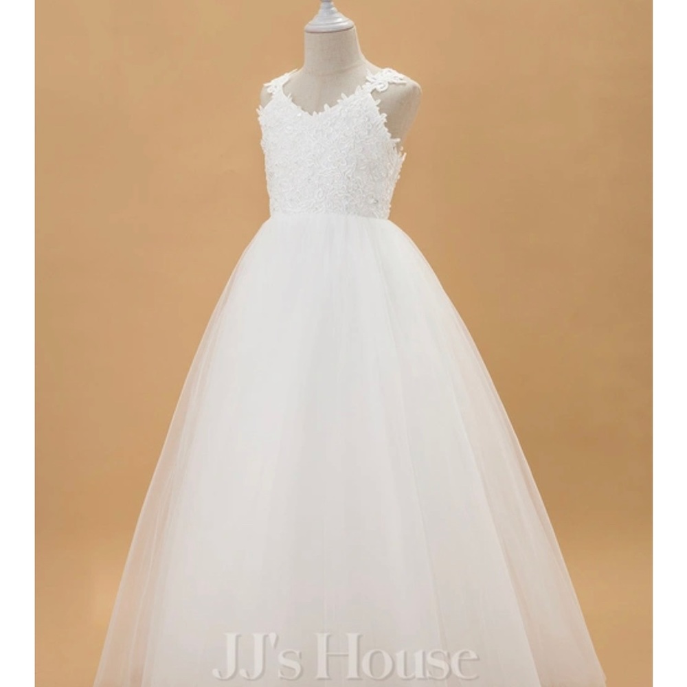 💍EUC! Flower girls dress worn 1x. Size 9. Purchased from JJ’s house.
